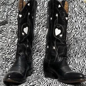 Old Gringo black leather with white Corazon (heart)  cowboy boots. Size 7.5M